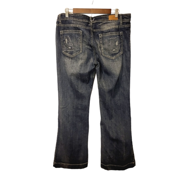 Distressed flare jeans - Picture 2 of 6